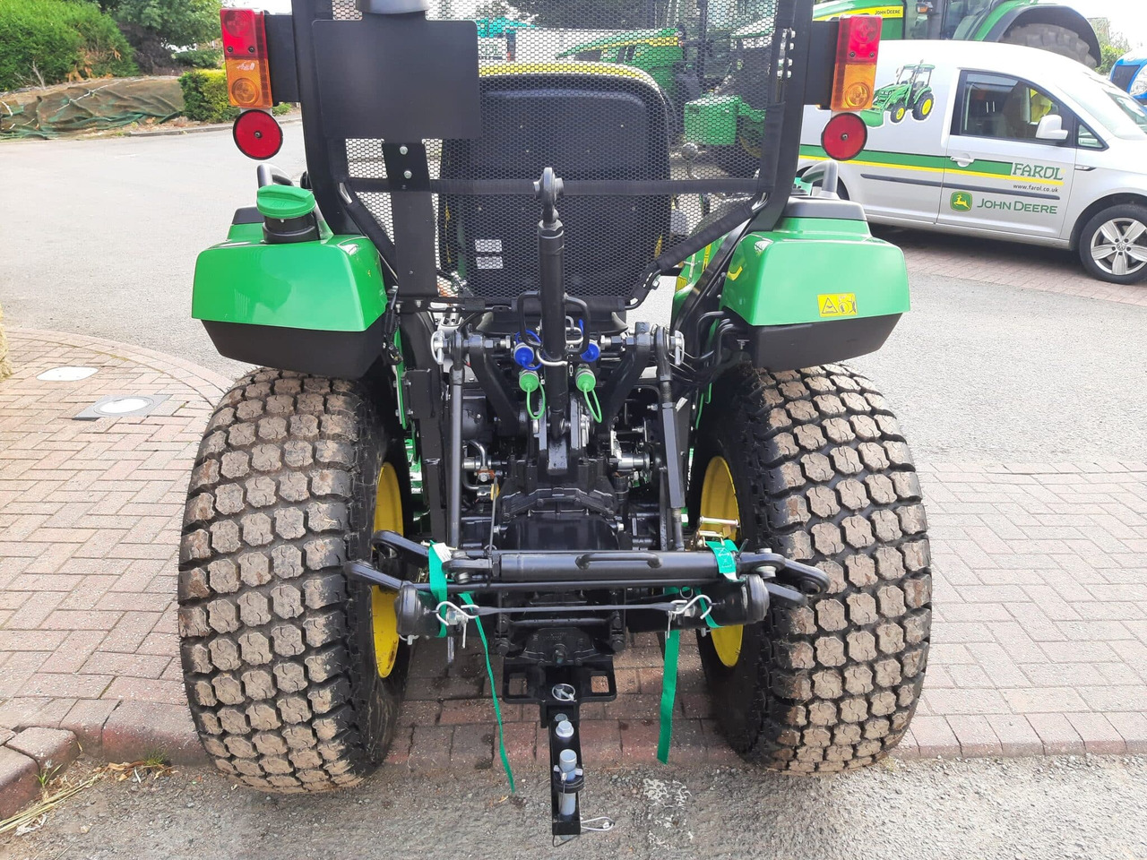 Uus Väiketraktor John Deere 2038R compact tractor: pilt 7