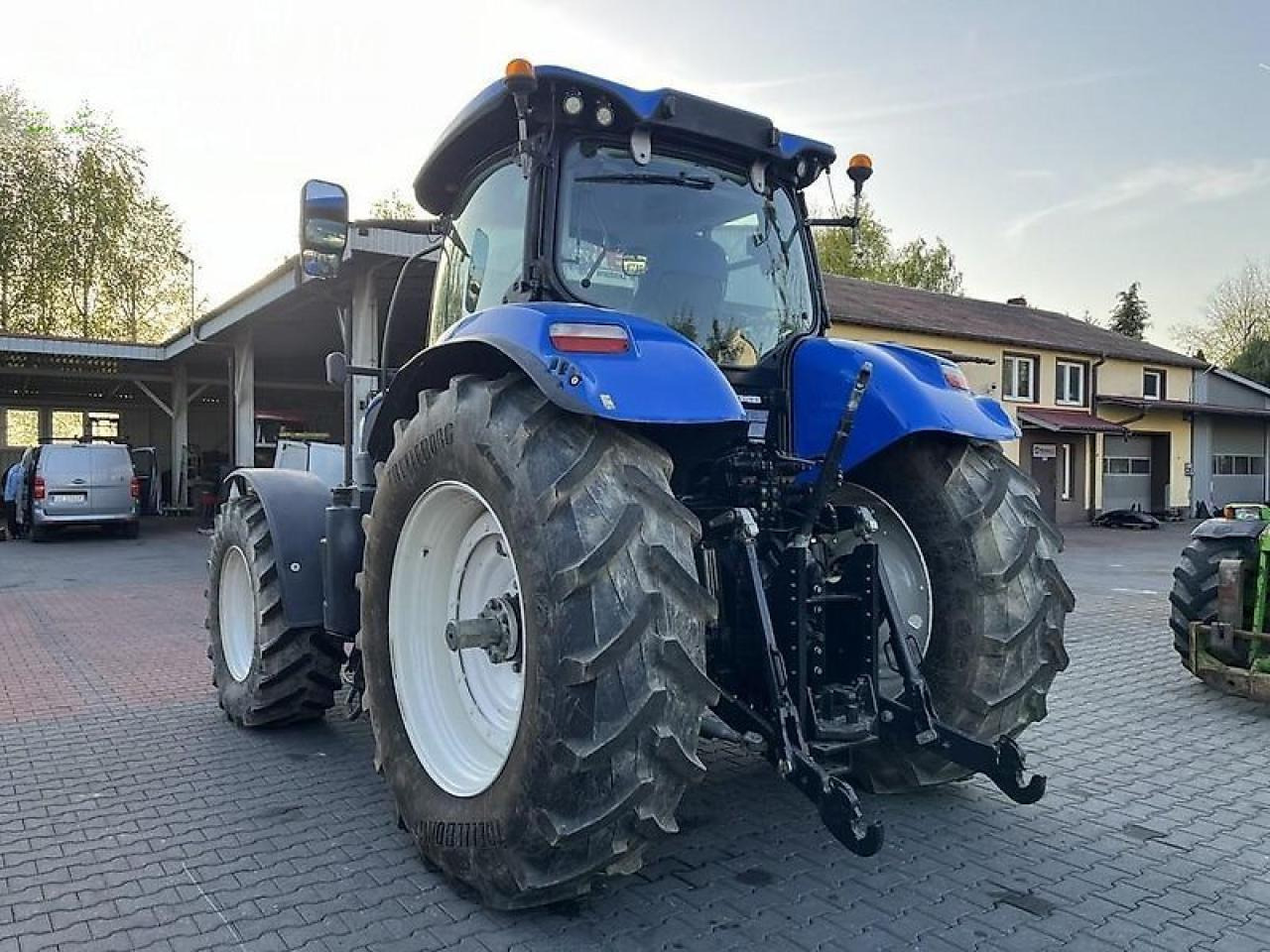 Traktor New Holland t7.230 power command: pilt 7