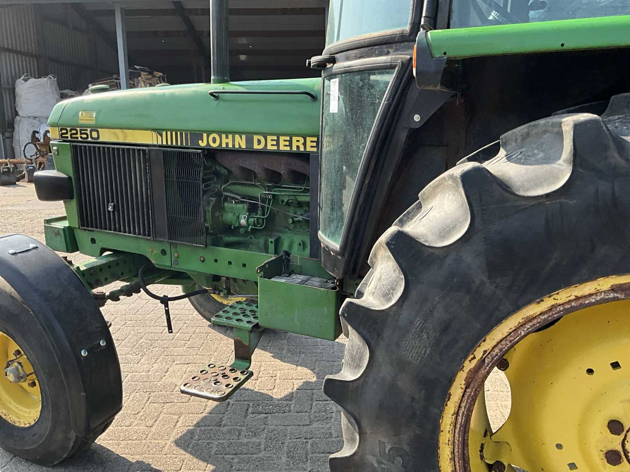 Traktor John Deere 2250: pilt 6