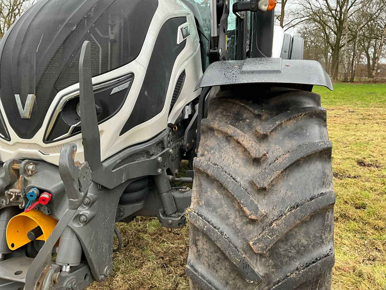 Traktor Valtra T144: pilt 27