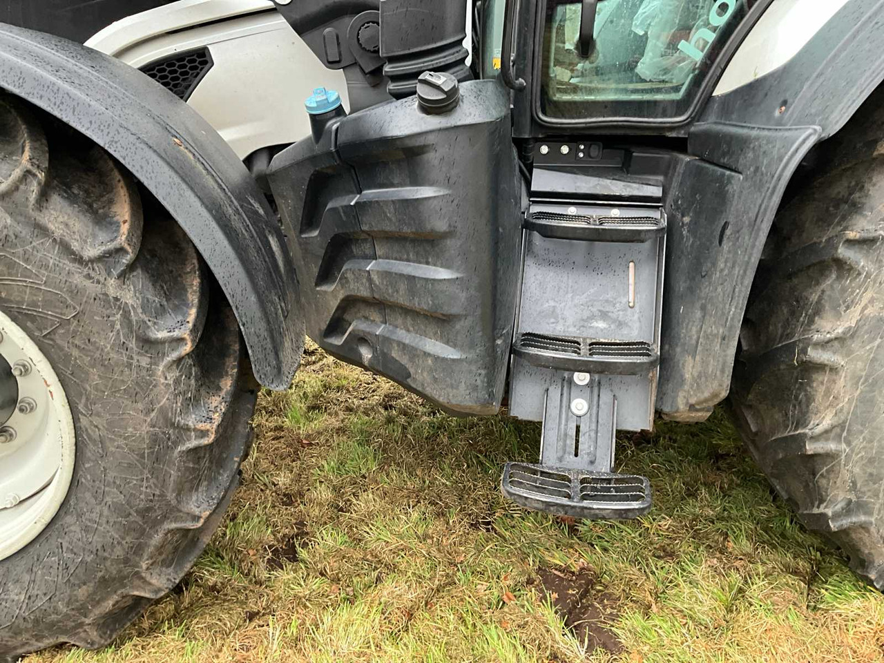 Traktor Valtra T144: pilt 10