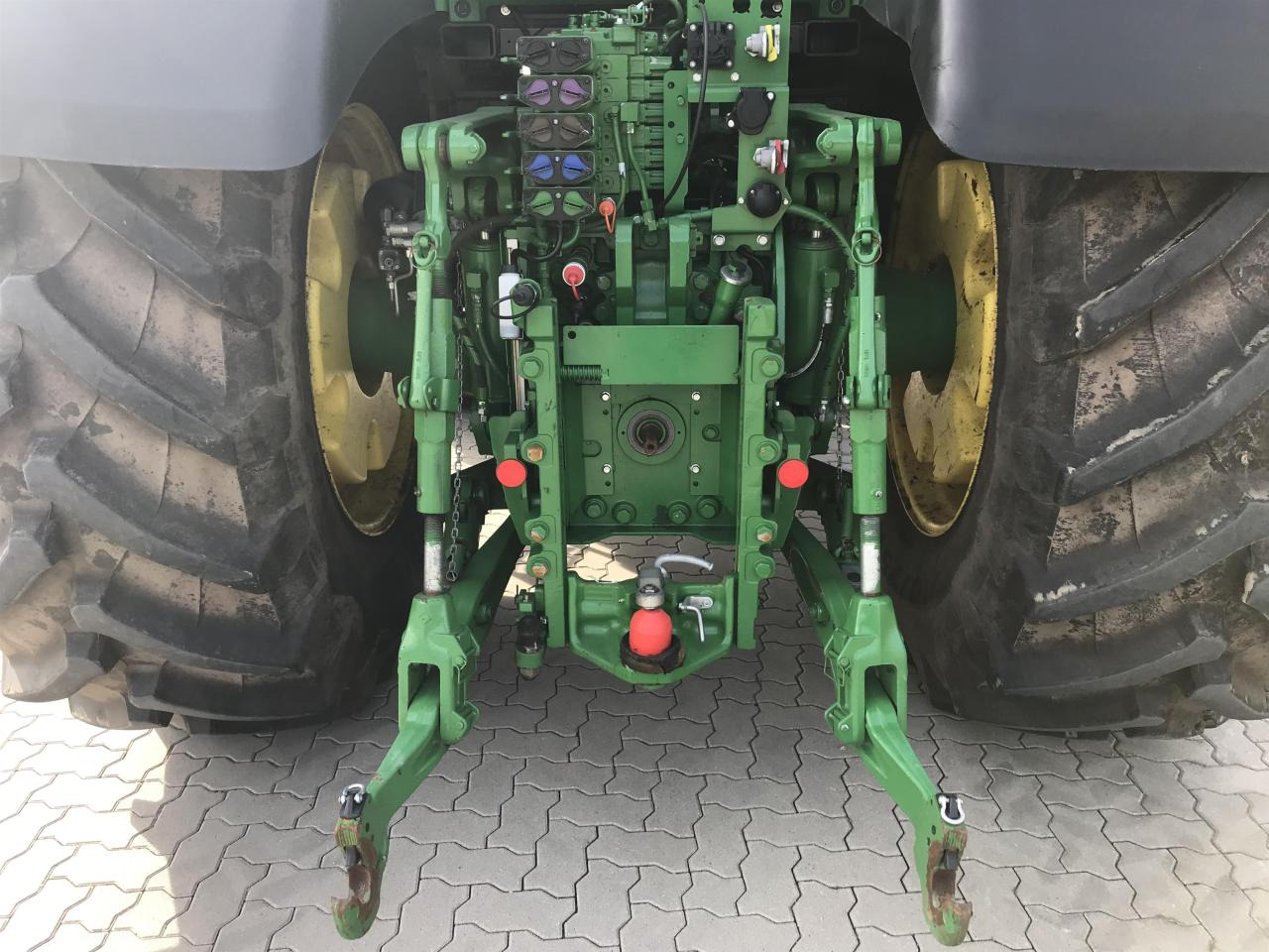 Traktor John Deere 7R 310: pilt 6