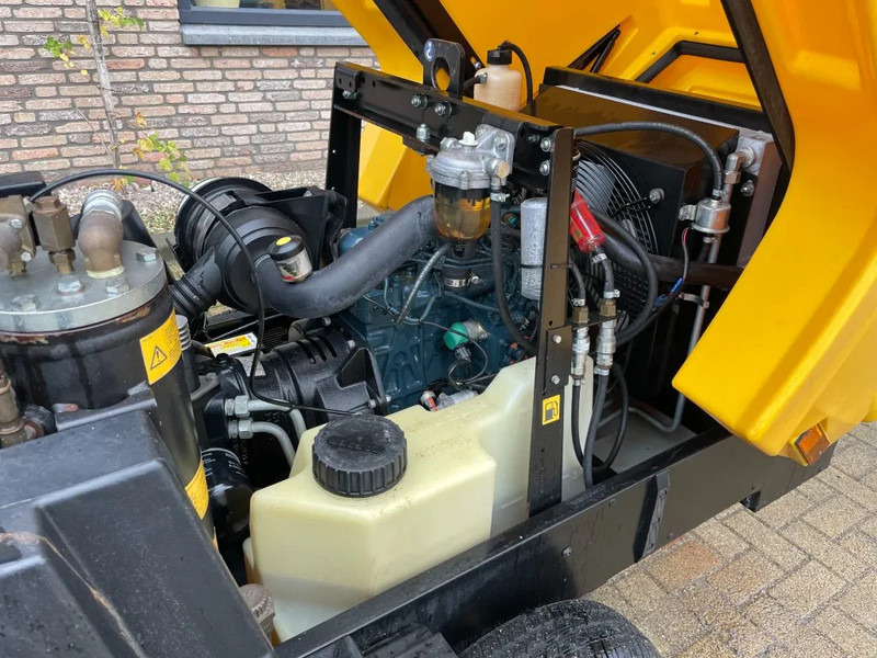 Õhukompressor Kaeser M27 Kubota 2,7 m3 / min 7 Bar 18 kW Mobiele Silent Diesel Compressor: pilt 11