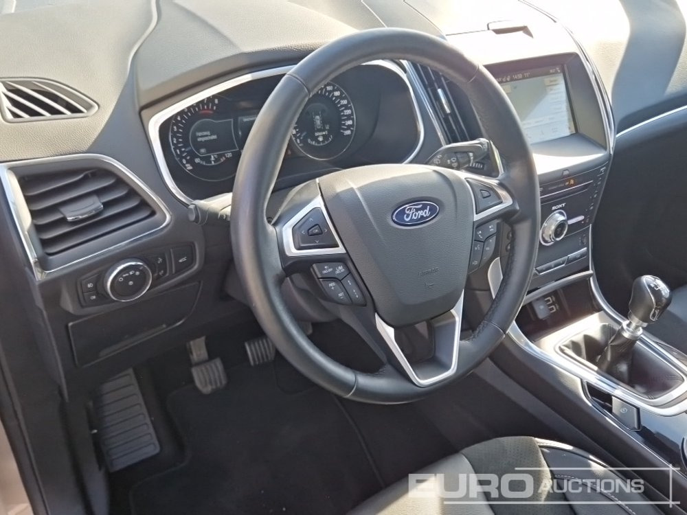 Auto 2019 Ford S-Max: pilt 28