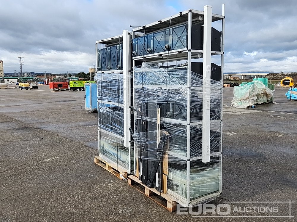 Ehitusseade Pallet of Varios Aquariums (2 of): pilt 6