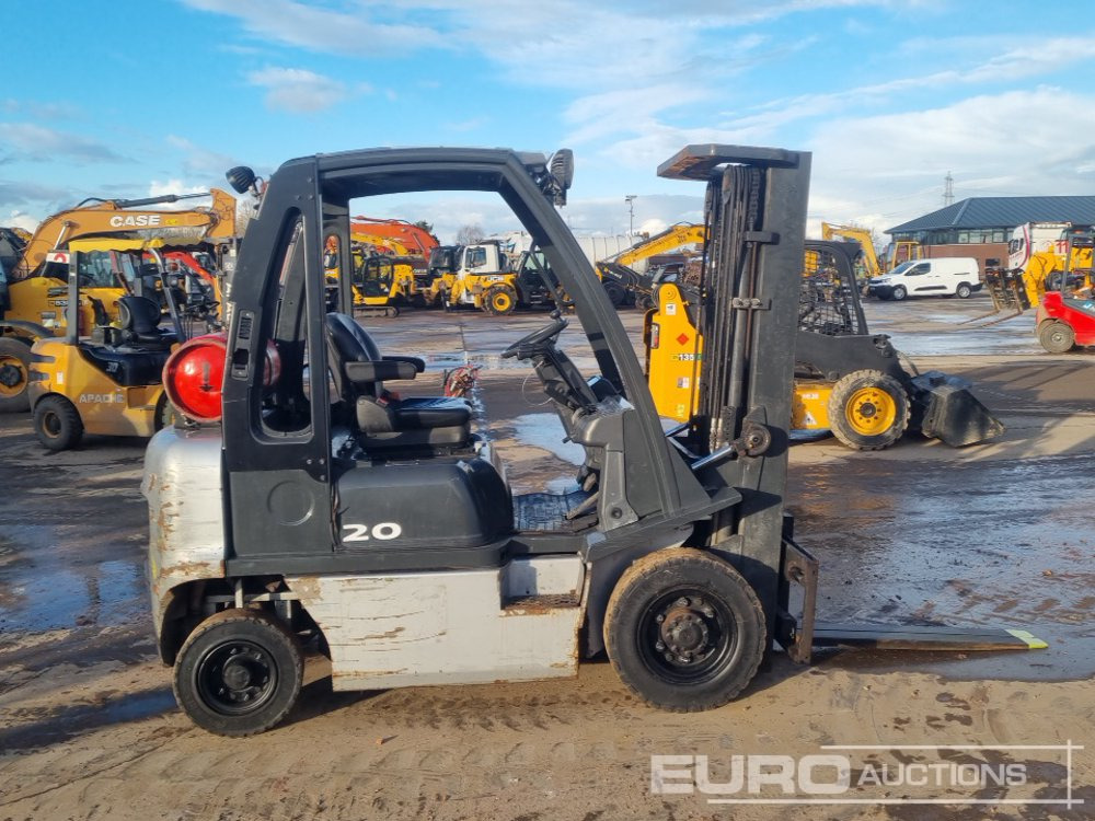 Kahveltõstuk 2016 UniCarriers U1D2A20LH Gas Forklift, 3 Stage Free Lift Mast, Side Shift, Forks: pilt 6