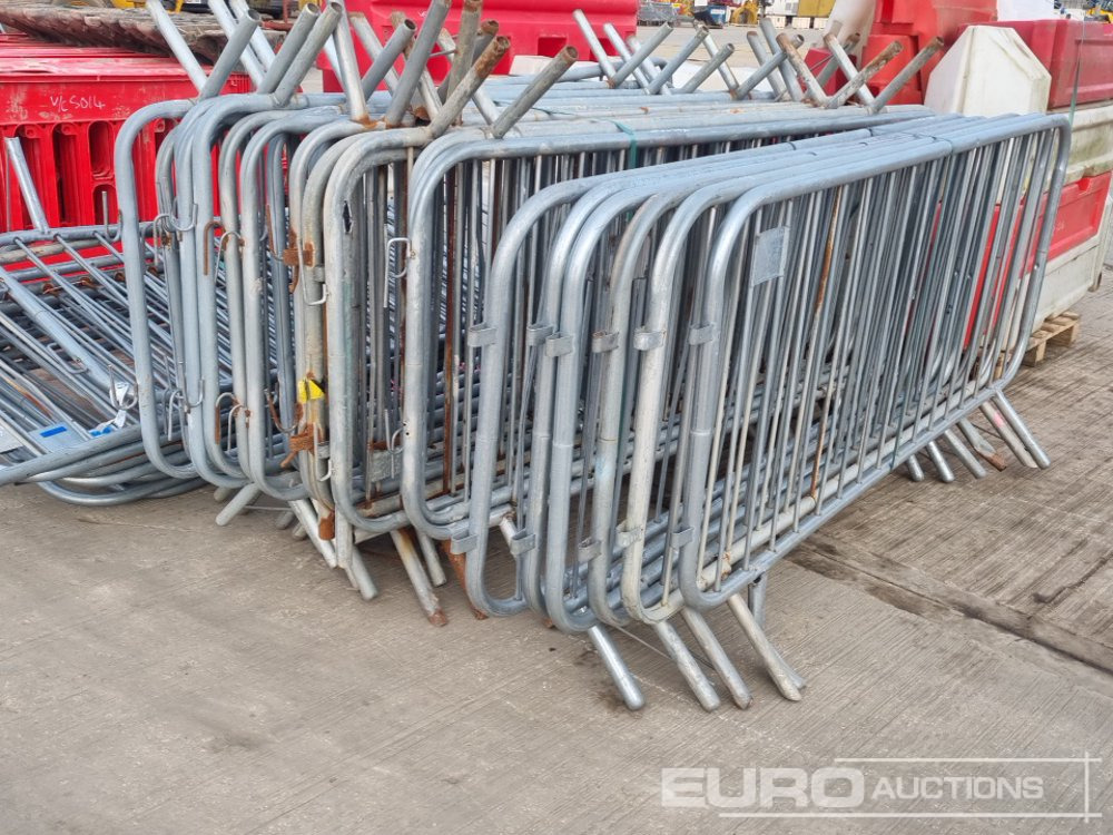 Ehitusseade Bundle of Plastic Pedestrian Safety Barrier (5 of), Bundle of Metal Pedestrian Barrier (3 of), Bundle of Water Filled Barrier (3 of), Bundle of Plastic Mats: pilt 24