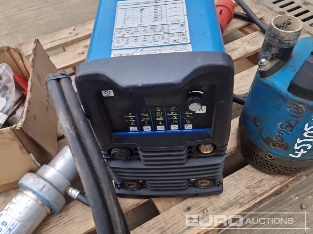 Ehitusseade Hydraulic Impact Wrench (2 of), Miller 415Volt Welder, Submersible Pump: pilt 12