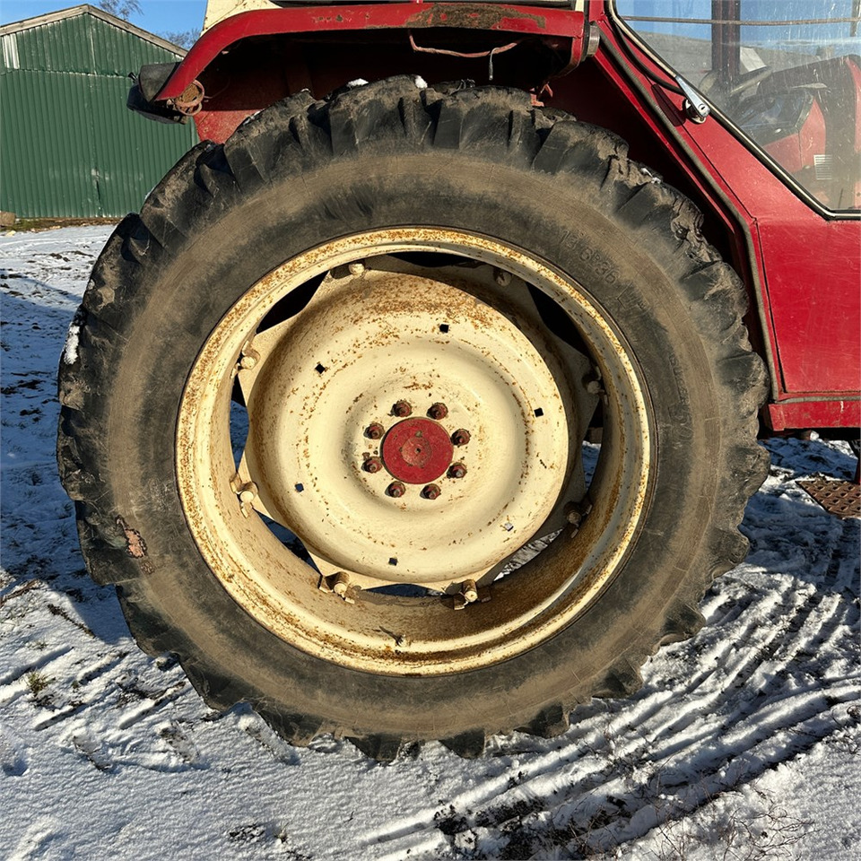 Traktor International IH I - 574: pilt 35