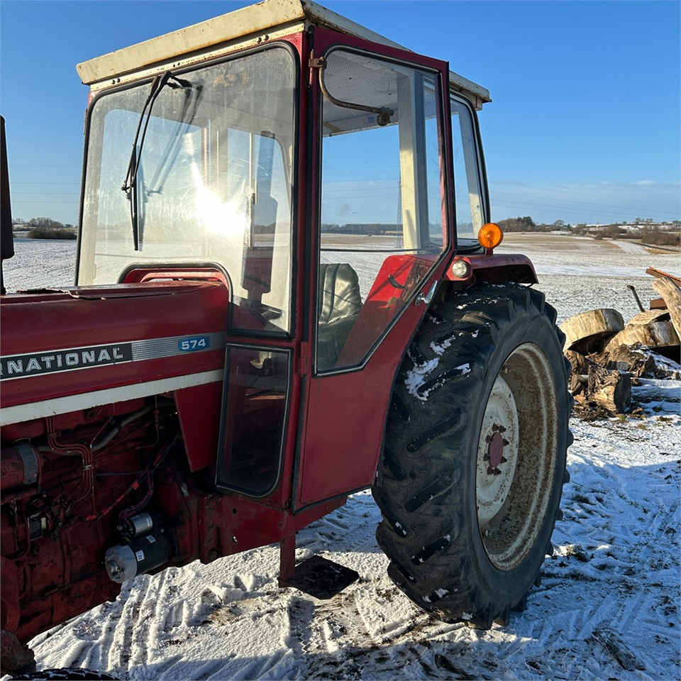 Traktor International IH I - 574: pilt 10