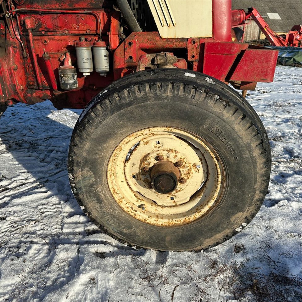 Traktor International IH I - 574: pilt 37